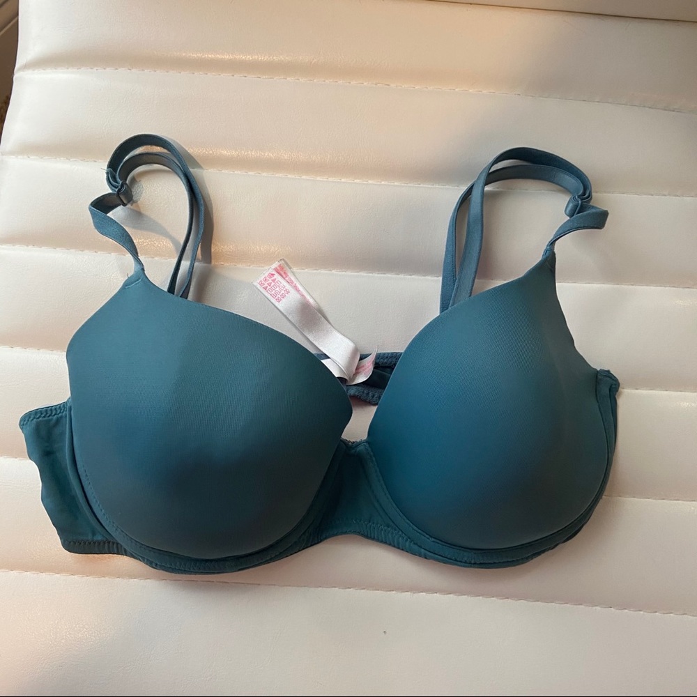 PINK Victoria’s Secret bra